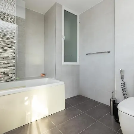 2 Bedroom Penthouse, Sea View Appartamento